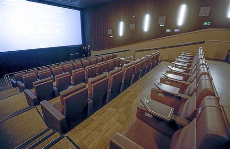 cines vallaur|Cine Yelmo Premium Vallsur 